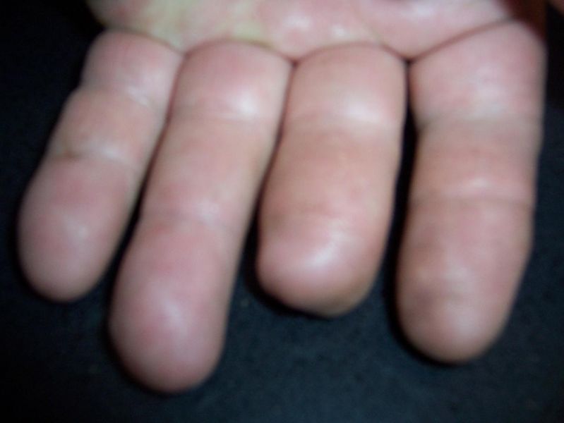 File:Wood jointer vs finger.jpg